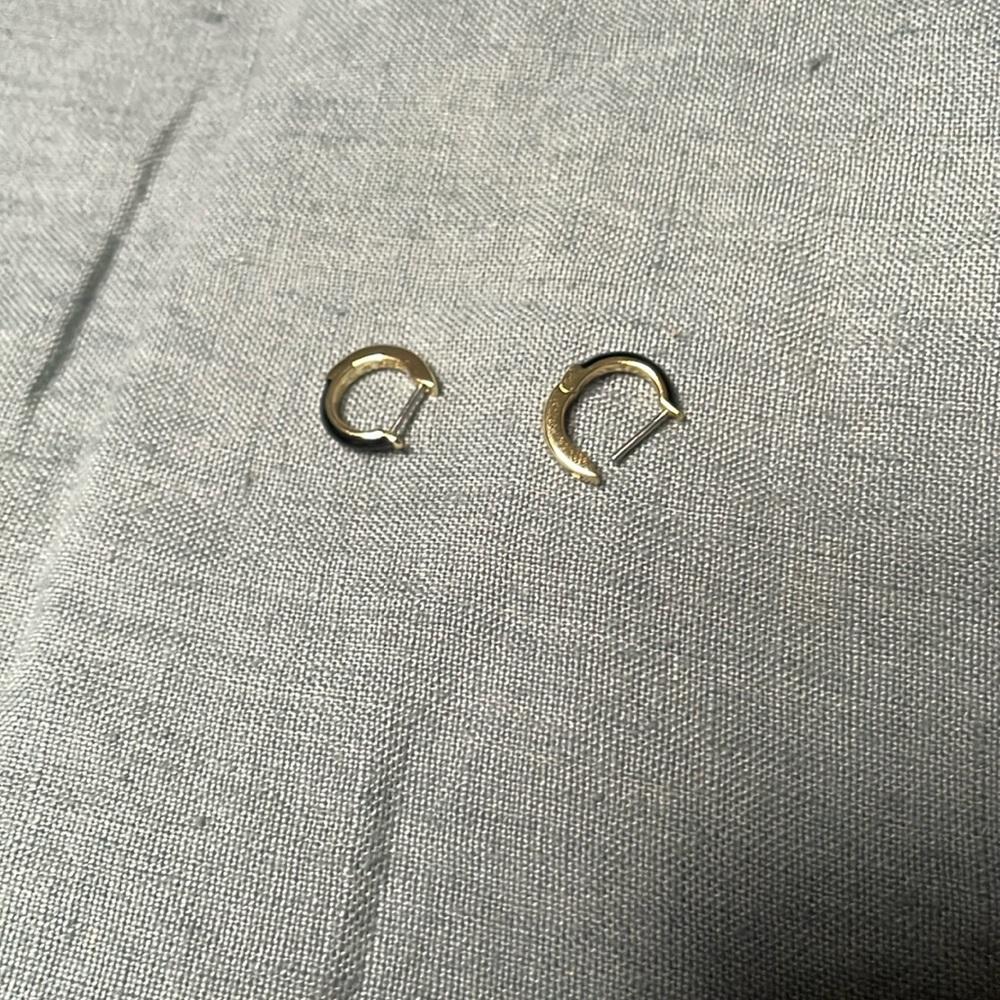 Black enamel Ana Luisa Huggies